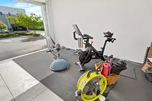 410 NE 36th St, Oakland Park, FL 33334 - Photo 14