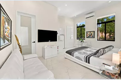 110 NE 16th Place, Fort Lauderdale, FL 33305 - Photo 22