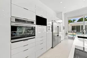 110 NE 16th Pl, Fort Lauderdale, FL 33305 - Photo 8