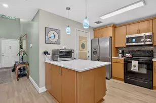 1991 Discovery Cir E, Deerfield Beach, FL 33442 - Photo 8