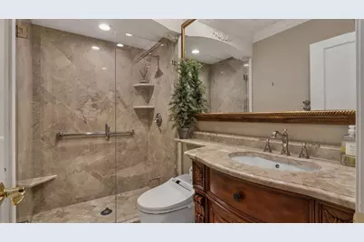 3745 Oaks Clubhouse Drive #V-8, Pompano Beach, FL 33069 - Photo 44