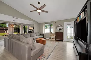 2815 SW 2nd St, Delray Beach, FL 33445 - Photo 10