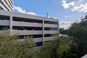 1300 NE 109th St, Miami, FL 33161 - Photo 18