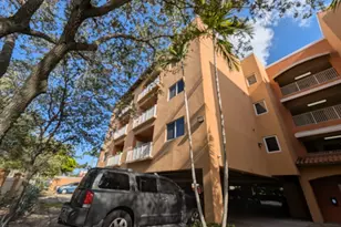 1300 NE 109th St, Miami, FL 33161 - Photo 2