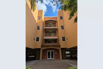 1300 NE 109th Street #301, Miami, FL 33161 - Photo 4