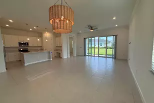 1217 SE Crosswood Wy, Port Saint Lucie, FL 34984 - Photo 8