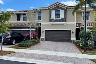 12190 Village Pl, Davie, FL 33325 - Photo 1