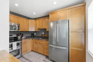 20 Colonial Club Dr, Boynton Beach, FL 33435 - Photo 8