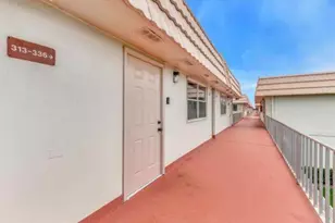 313 Saxony, Delray Beach, FL 33446 - Photo 2
