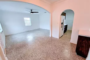 2040 NE 174th St, North Miami Beach, FL 33162 - Photo 12