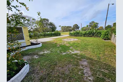 2040 NE 174th Street, North Miami Beach, FL 33162 - Photo 34