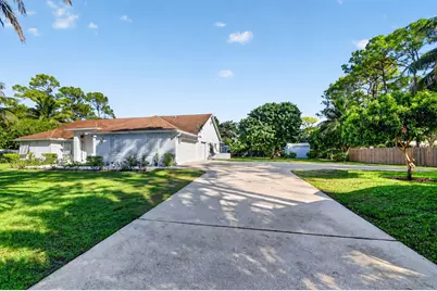 8895 Palomino Drive, Lake Worth, FL 33467 - Photo 2