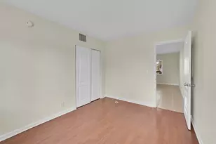 2655 NE 8th Ave, Wilton Manors, FL 33334 - Photo 12