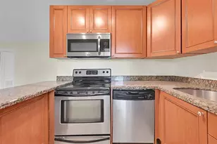 2655 NE 8th Ave, Wilton Manors, FL 33334 - Photo 2