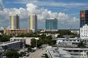 427 Golden Isles, Hallandale Beach, FL 33009 - Photo 4