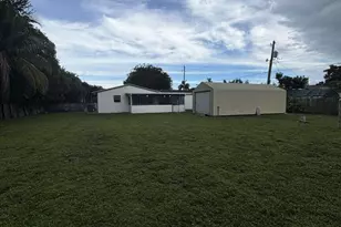 6860 Venetian Dr, Lake Worth, FL 33462 - Photo 18