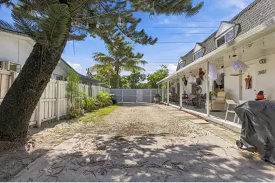 2805 NW 11th Street, Miami, FL 33125 - Photo 10