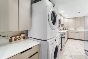 3000 Holiday Dr, Fort Lauderdale, FL 33316 - Photo 16