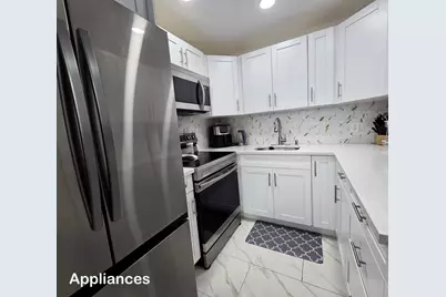 327 Chatham Chatham P #327, West Palm Beach, FL 33417 - Photo 2