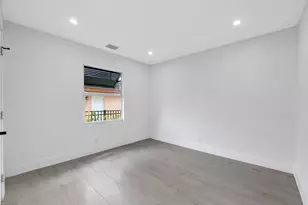 216 NE 23rd Ave, Pompano Beach, FL 33062 - Photo 20