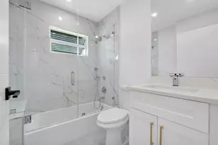 216 NE 23rd Ave, Pompano Beach, FL 33062 - Photo 22