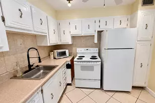 2801 Somerset Dr, Lauderdale Lakes, FL 33311 - Photo 2