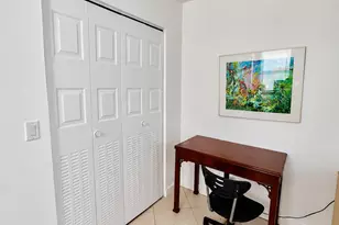 2801 Somerset Dr, Lauderdale Lakes, FL 33311 - Photo 10