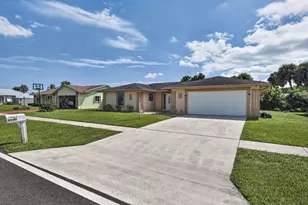 2523 Doral Way, Riviera Beach, FL 33407 - Photo 2