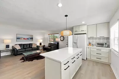 74 Normandy B, Delray Beach, FL 33484 - Photo 2