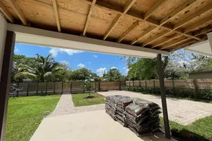 1564 SW 28th Terrace, Fort Lauderdale, FL 33312 - Photo 6