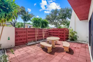 3015 Oaktree Ln, Hollywood, FL 33021 - Photo 4