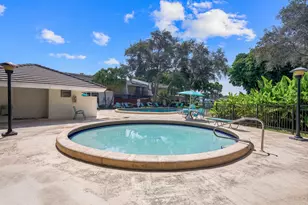 3015 Oaktree Ln, Hollywood, FL 33021 - Photo 32