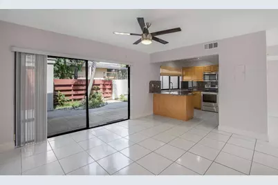 3015 Oaktree Lane #Unit 277, Hollywood, FL 33021 - Photo 10