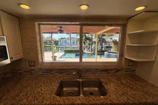 330 SE 10th St, Pompano Beach, FL 33060 - Photo 24