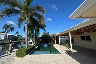 330 SE 10th St, Pompano Beach, FL 33060 - Photo 6