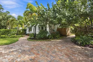 135 SE Martin Ave, Stuart, FL 34996 - Photo 4