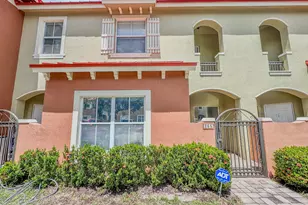 255 Lake Monterey Cir, Boynton Beach, FL 33426 - Photo 2