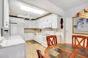 14 Westgate Ln, Boynton Beach, FL 33436 - Photo 2
