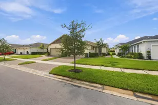1961 SE Crosswood Wy, Port Saint Lucie, FL 34984 - Photo 4