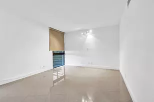20400 W Country Club Dr, Aventura, FL 33180 - Photo 26