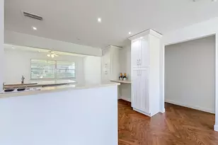 813 SW 5th Ct, Boynton Beach, FL 33426 - Photo 10