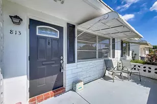 813 SW 5th Ct, Boynton Beach, FL 33426 - Photo 2