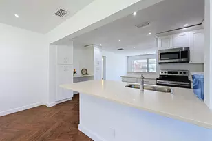 813 SW 5th Ct, Boynton Beach, FL 33426 - Photo 8