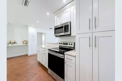813 SW 5th Court, Boynton Beach, FL 33426 - Photo 4