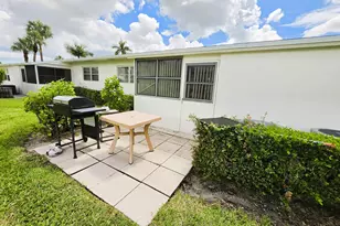 2747 Dudley Dr E, West Palm Beach, FL 33415 - Photo 10