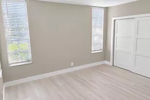3900 Oaks Clubhouse Dr, Pompano Beach, FL 33069 - Photo 12