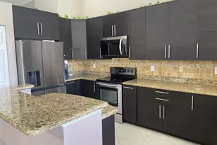 9514 Lago Dr, Boynton Beach, FL 33472 - Photo 2