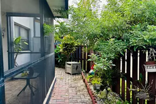 540 W Park Dr, Miami, FL 33172 - Photo 26