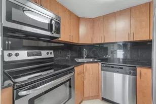 2100 Brickell Ave, Miami, FL 33129 - Photo 6