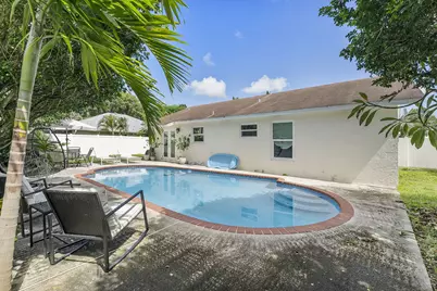 14529 Sunset Pine Drive, Delray Beach, FL 33445 - Photo 2